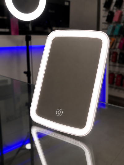 Espejo LED con Luz Regulable 13 × 17 cm – Táctil USB