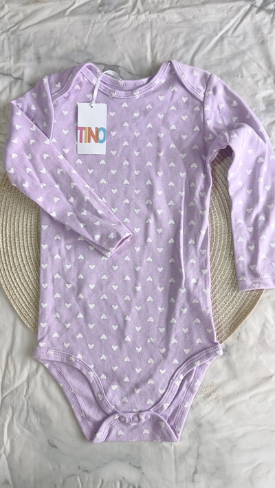 Body lila corazones 