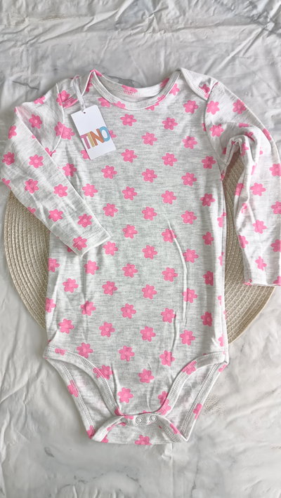 Body gris flores rosas