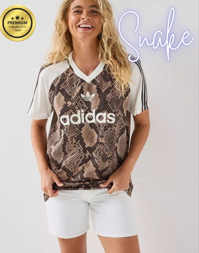 REMERA ADIDAS BEIGE SNAKE PREMIUM