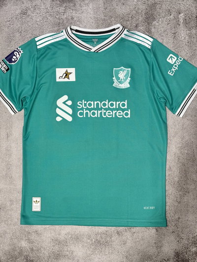 Tercera equipacion Liverpool 2025