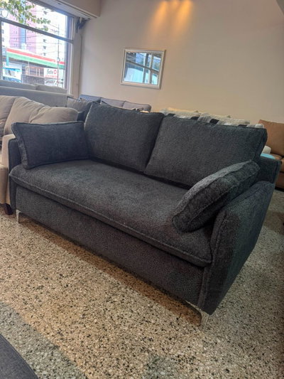 Sofa Fenix 160 x 85 - Boucle pelo corto gris (STOCK) (LINEA PREMIUM)