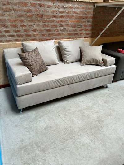 VELENTINO DIVAN 