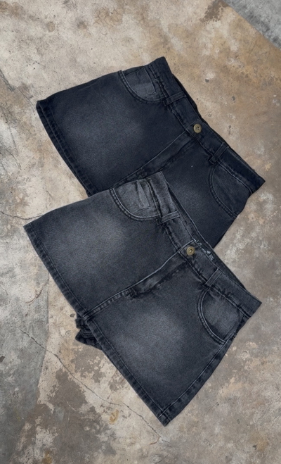 Mini con short interno gris y negro