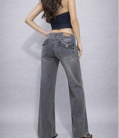 Wide leg tiro bajo gris con tapitas 