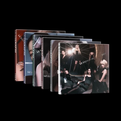 LE SSERAFIM - HOT VER. COMPACT RANDOM