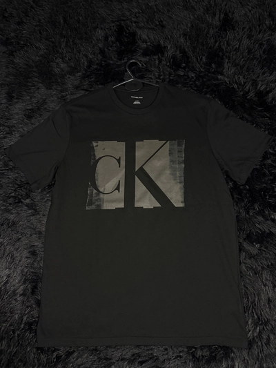 Remera Calvin Klein Brushed Box Logo Negra