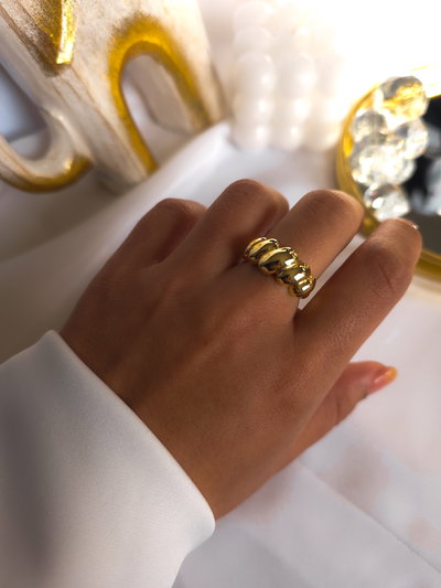 Anillo Live. Acero dorado.