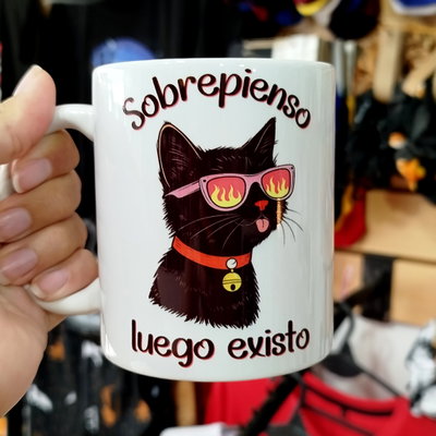 Taza Gato Sobrepienso