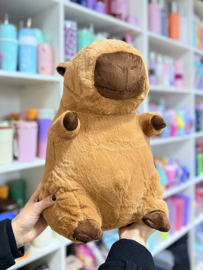 Peluche Capibara sentado XL 42cm con manta en su interior 