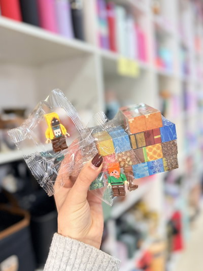 Valijita de 80 piezas de bloques magnéticos Minecraft + 2 personajes legos