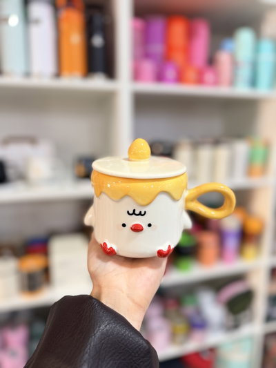 Taza con tapa POLLITO 3D cerámica importada