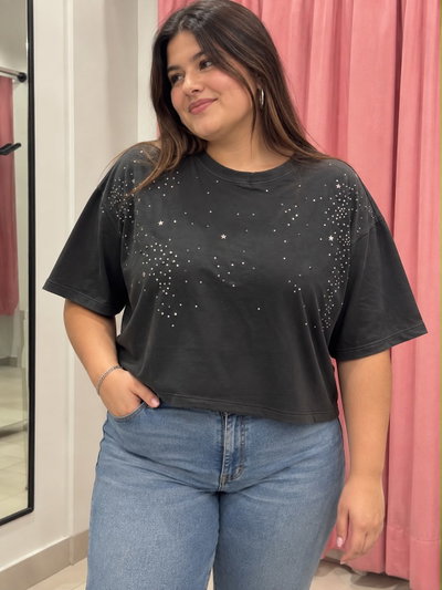 REMERA CON BRILLOS