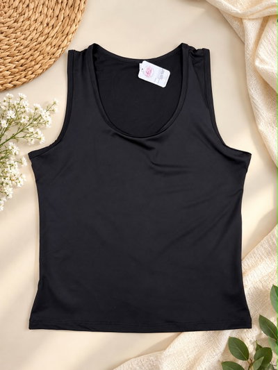 MUSCULOSA BASICA NEGRA CUELLO RENDONDO