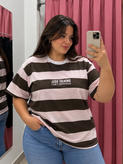 REMERA LESS TALKING