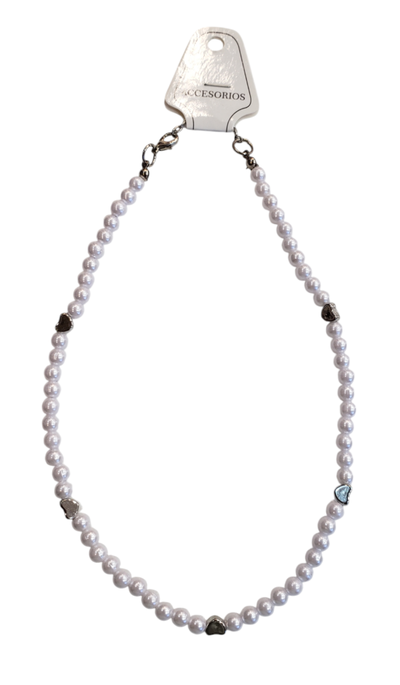 Collar de perlas con corazónes