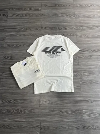 Remera "Beyond" Regular