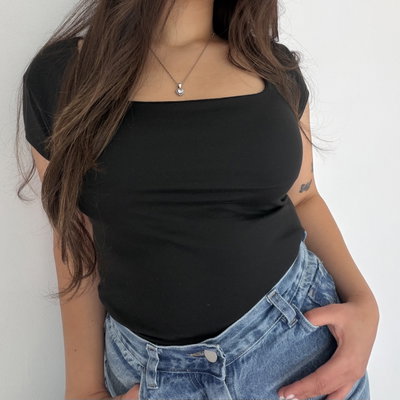 Remera Escote Cuadrado