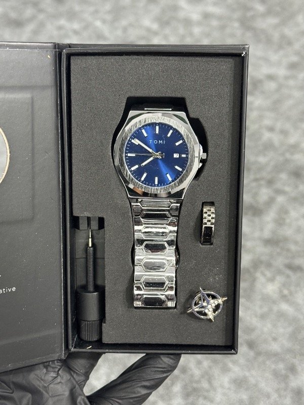 TOMI 2 PLATA AZUL (con caja)