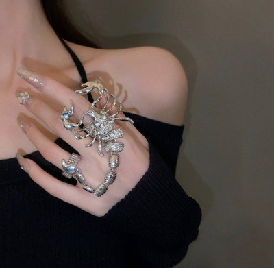 Anillo Escorpión Doble