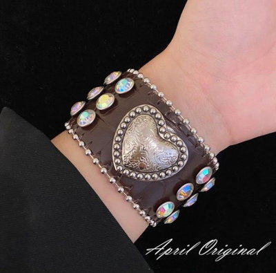 Pulsera Brown Heart