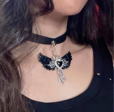 Choker Wings Black