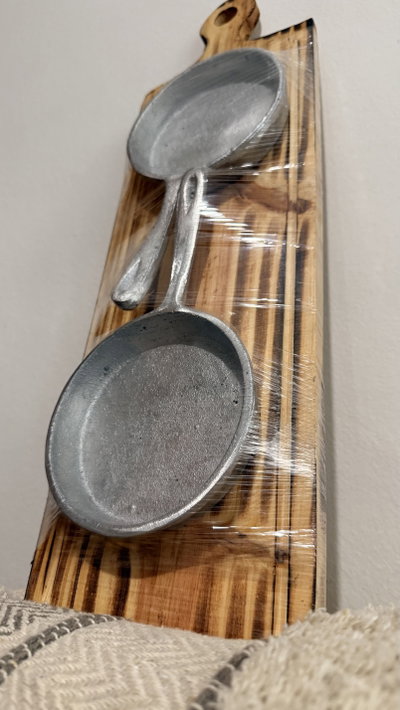 Tabla grande con mango + DOS PROVOLETERAS + GRABADO LÁSER GRATIS