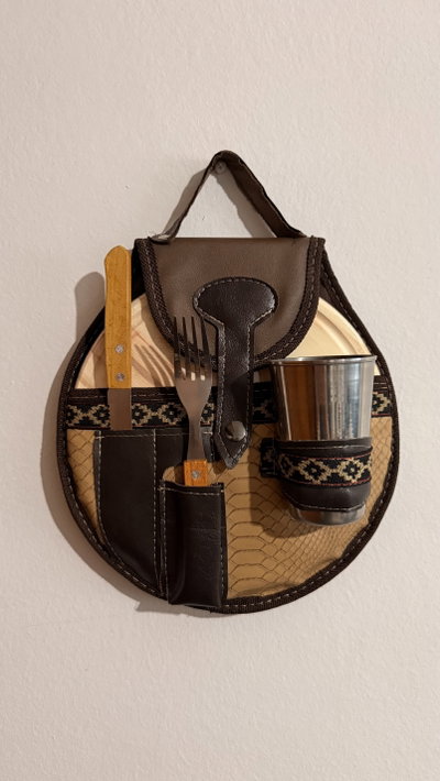 SET ASADO - Tabla, funda, tenedor, cuchillo, vaso de acero - GRABADO LÁSER GRATIS