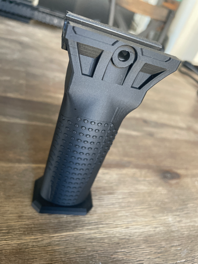 Empuñadura Táctica Vertical para Riel Picatinny