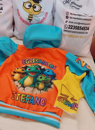 CAMPERAS DE EGRESADITOS EN TELA DEPORTIVO/ACETATO FRIZADO NIVEL INICIAL