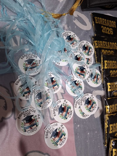 Medallas Personalizadas con Cinta  ¡El recuerdo ideal para egresados, torneos y eventos!