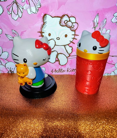 Combo Figura y Vaso Milkshake Hello Kitty