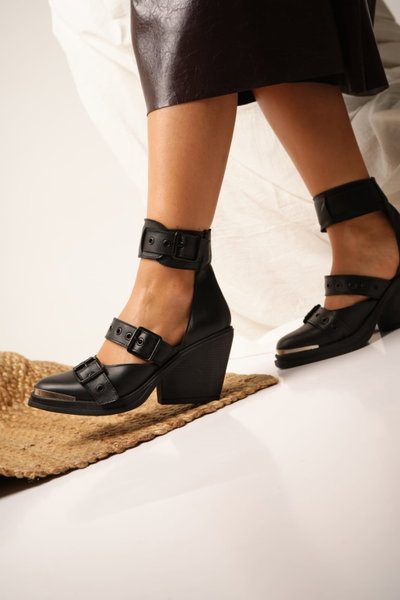 CECI CUERO 