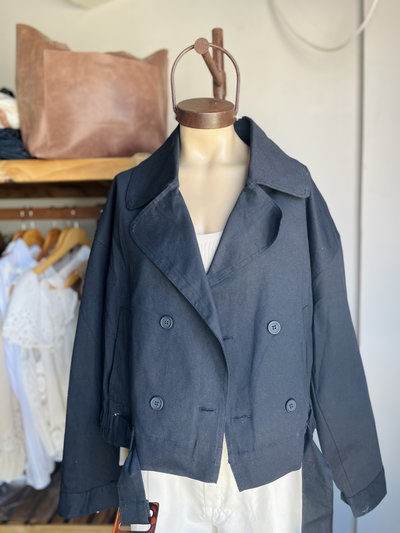Trench corto Negro
