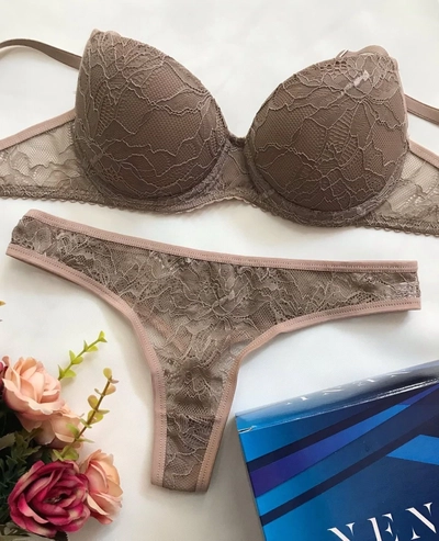 CONJUNTO TAZA SOFT DE ENCAJE MAIA