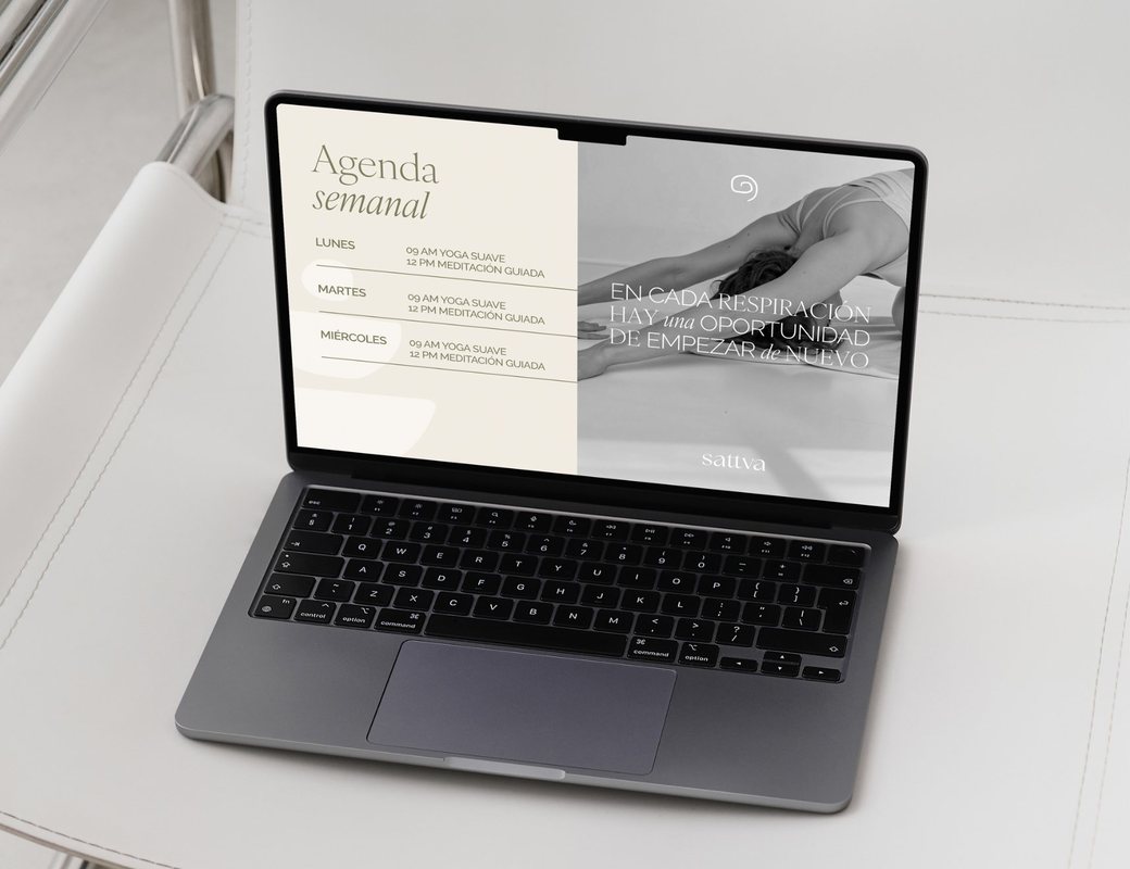 Contenido para redes sociales en una laptop